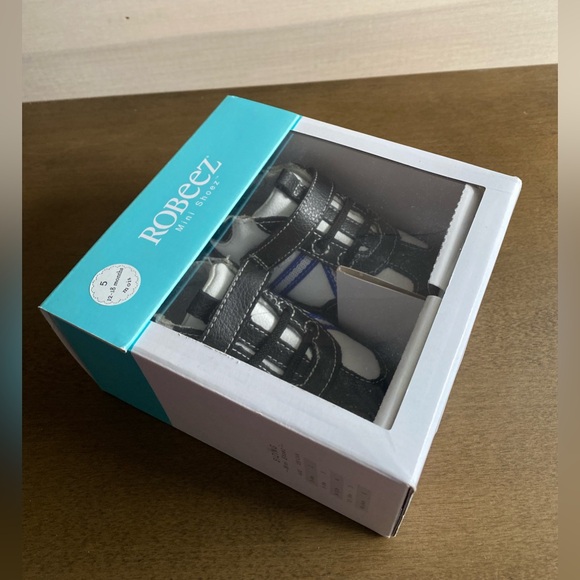 Robeez Baby Walker Shoes - Black and White - Picture 2 of 7